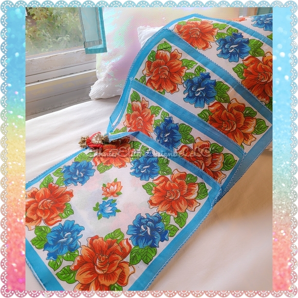 New Set of 5 Vintage design Handkerchief - Picture 7 of 9